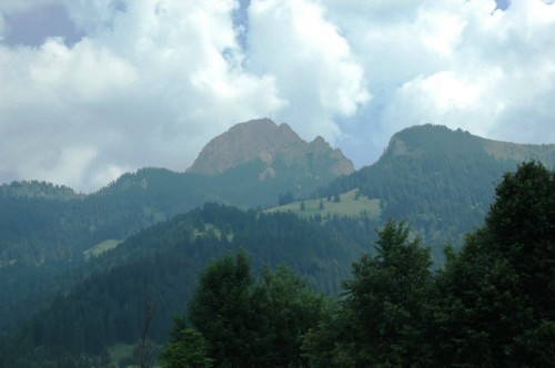 Wendelstein, von der Talstation der Wendelstein Seilbahn in Osterhofen aus gesehen