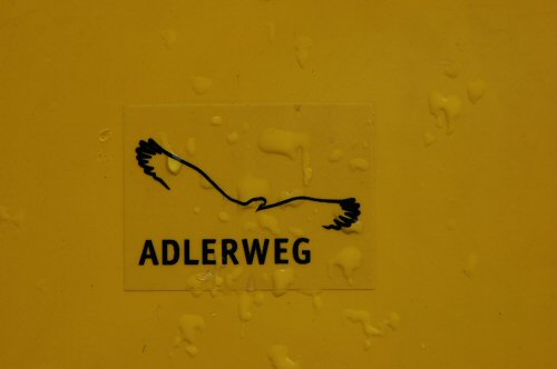 Tafel des Adlerwegs in Tirol