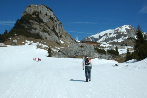 Weg von der Erfiurter Hütte über die Pistenabfahrt in Richtung Rofanspitze
