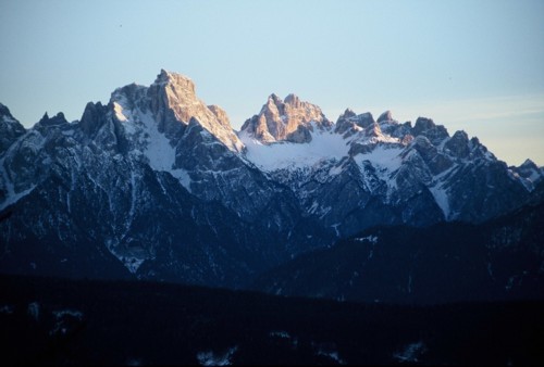 Abendstimmung am Bergbauernhof Haspinger Richtung Sextener Dolomiten 