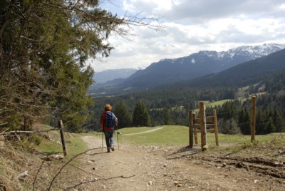 Abstieg vom Blomberg nach Wackersberg