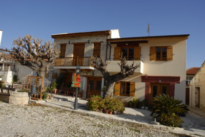 Ortschaft Omodos auf Zypern, Dorfplatz