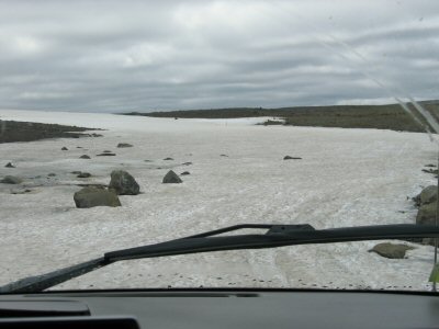 Fahrt über die Hochebene von Norden nach Süden mitten durch Island (Sprengisandur), zwischen Hofsjökull und Vatnajökull.