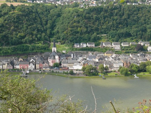 Von St. Goarshausen über die Loreley nach Kaub