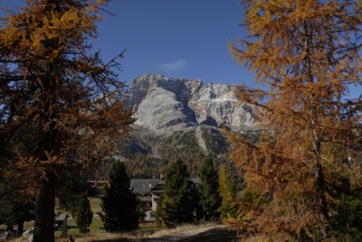Von der Plätzwiese zum Dürrenstein mit Blick auf die Dolomiti di Braies